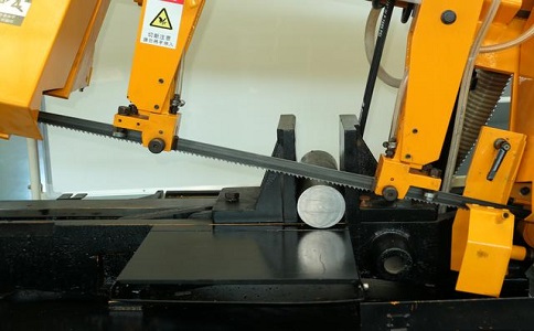 岑溪数控带锯床自动送料精度会出现偏差吗？